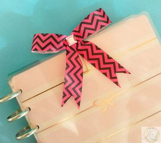 Pink zigzag planner clip